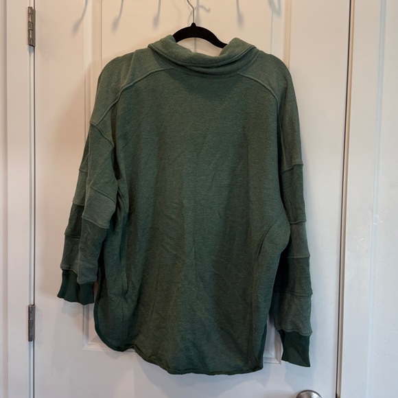FREE PEOPLE Women's Henley Sweatshirt Size S In Green - Picture 2 of 3
